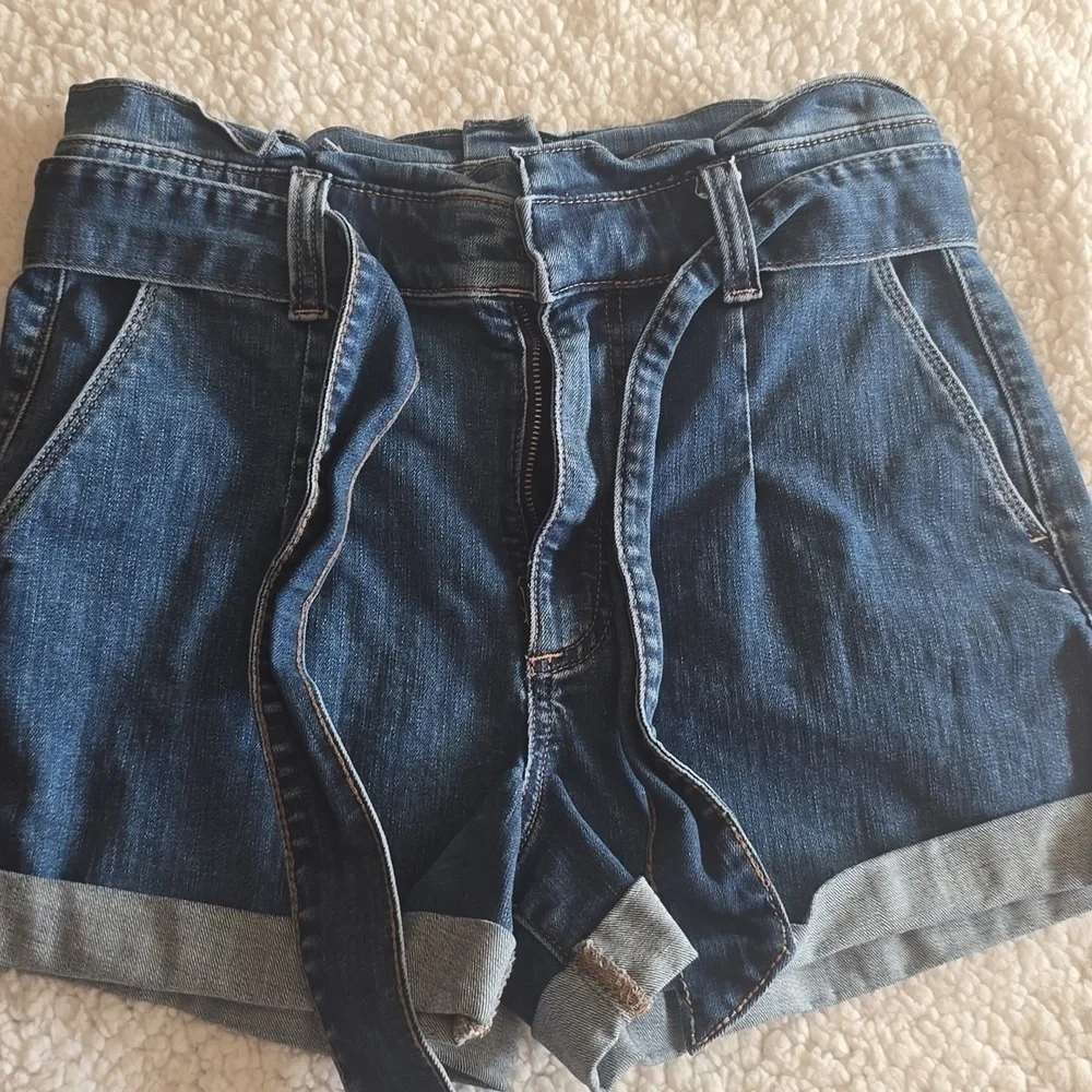 Express Jean Shorts Wimen's Sz 2 High-Waisted Denim Paper Bag Cuffed Hem